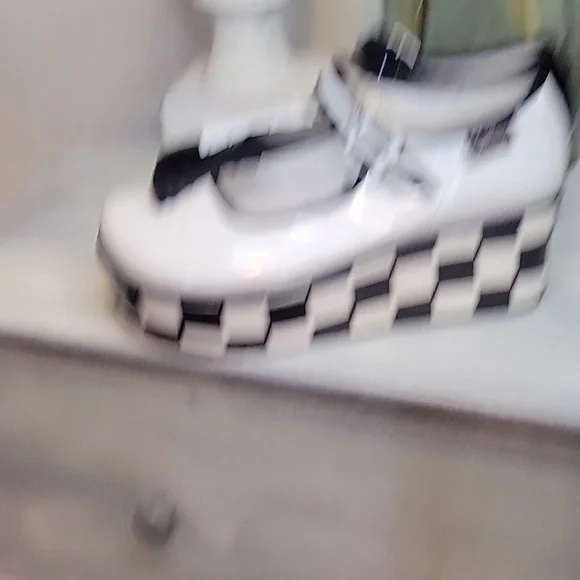 NWOT Hot Chocolate Design Chocolaticas Mary Jane Platforms SZ 8 - Picture 4 of 11